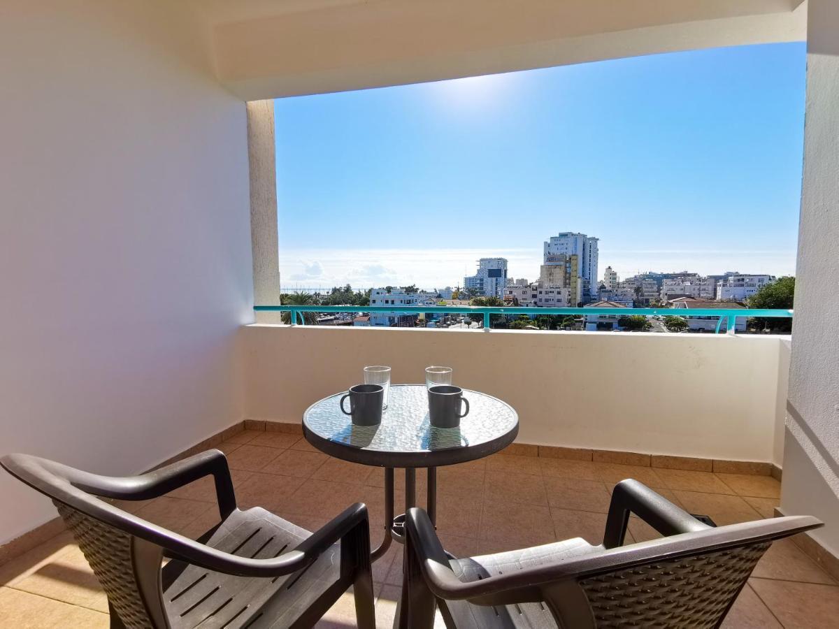 Off Course Seaview Apartment Larnaca Luaran gambar