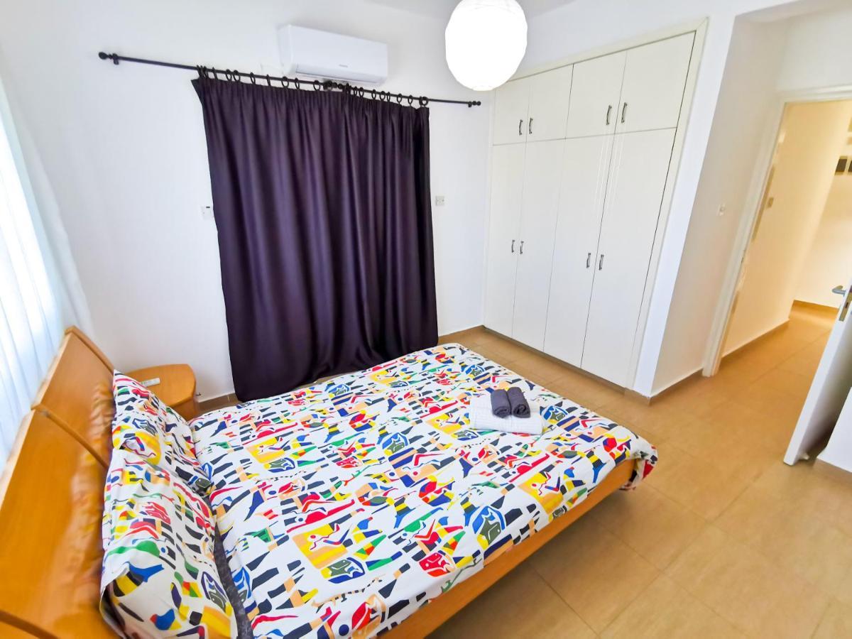 Off Course Seaview Apartment Larnaca Luaran gambar